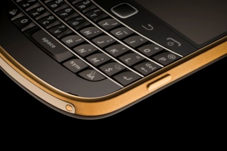 Blackberry Bold 9900 Black And Gold